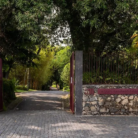 Botanic Garden Duplex *